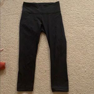 Black crop lululemon leggings